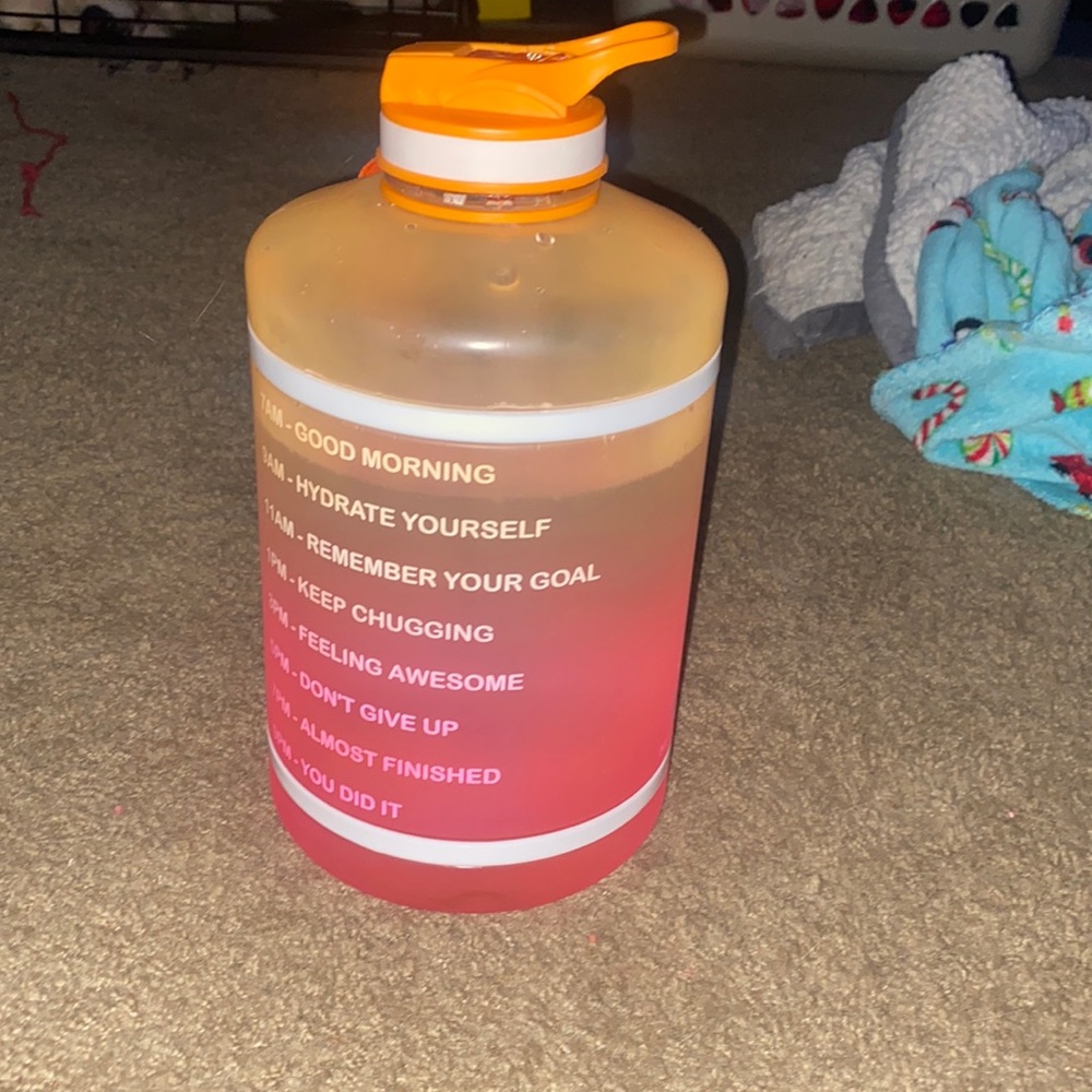 Large water bottle that’s pretty colors and has the times on it!!